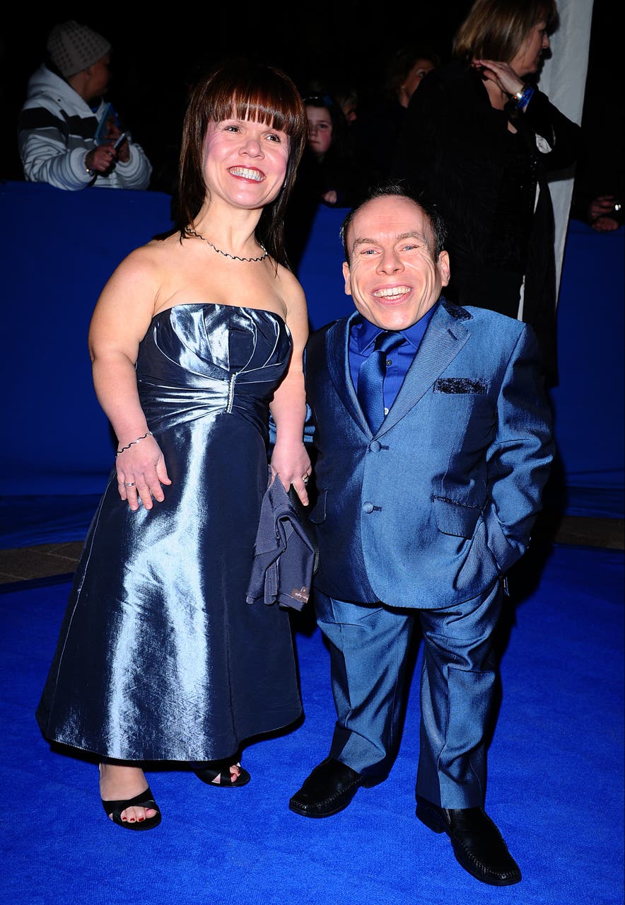 Actor Warwick Davis’s wife Samantha dies aged 53 | Wiltshire Times