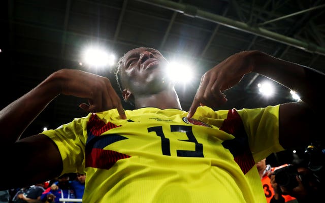 Yerry Mina celebrates his World Cup goal against England