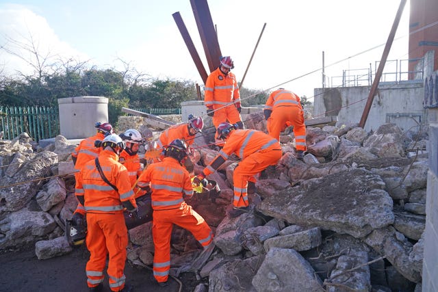 Firefighters collapsed building training aid