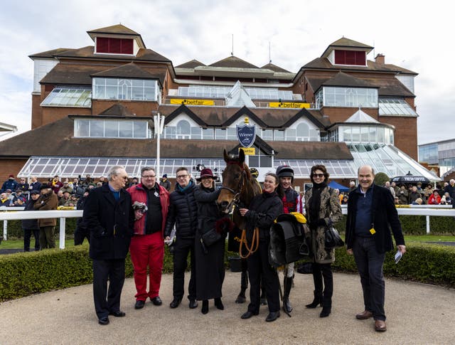 Funambule Sivola poses with his winning connections