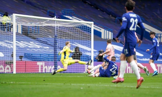 Hakim Ziyech (centre) scores Chelsea's second goal at the death