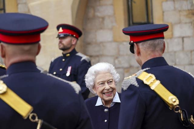 Queen Elizabeth II meets the Royal Regiment of Canadian Artillery