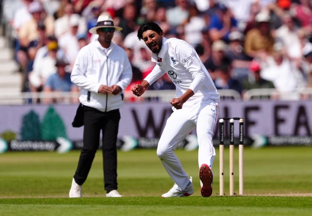  Shoaib Bashir celebrates the wicket of Zimbabwe’s Sean Williams