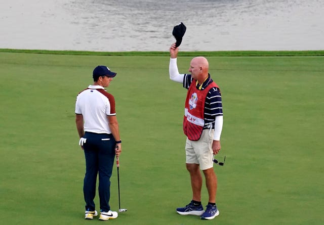 Rory McIlroy argues with Joe LaCava