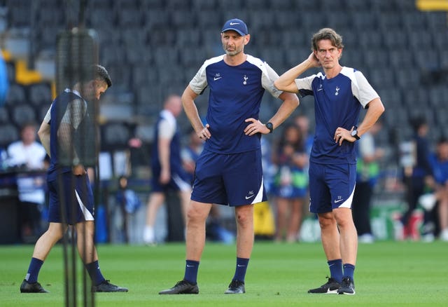 Thomas Frank and assistant manager Andreas Georgson during a training session