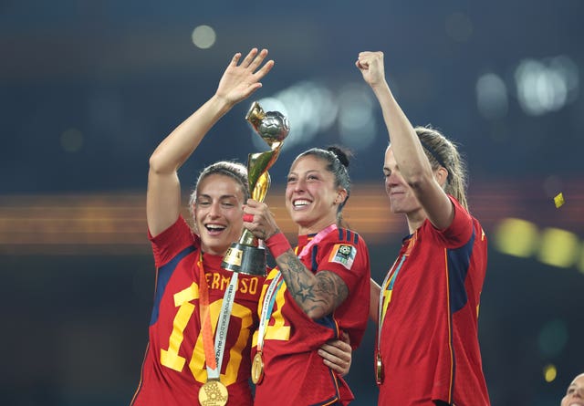 Jenni Hermoso (centre) celebrates Spain's World Cup win 