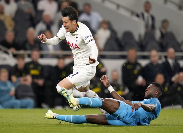 Richarlison scores twice as Tottenham win on Champions League return