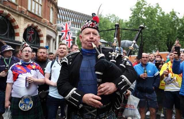 The bagpipes are out