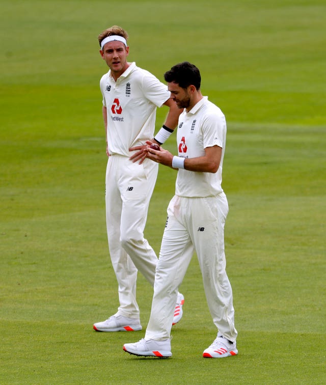 James Anderson, right, had a frustrating first day against Pakistan 