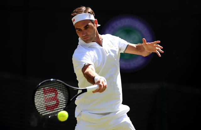 Roger Federer eased into round three 