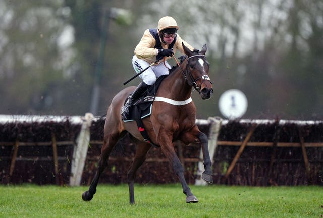 La Pinsonniere opened her account for Nicky Henderson