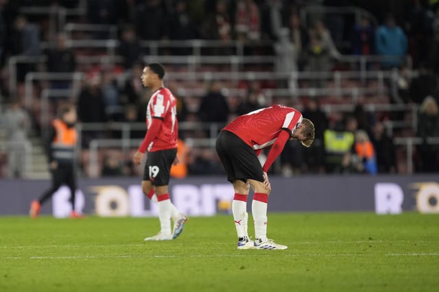 Southampton players dejected after the final whistle against Tottenham