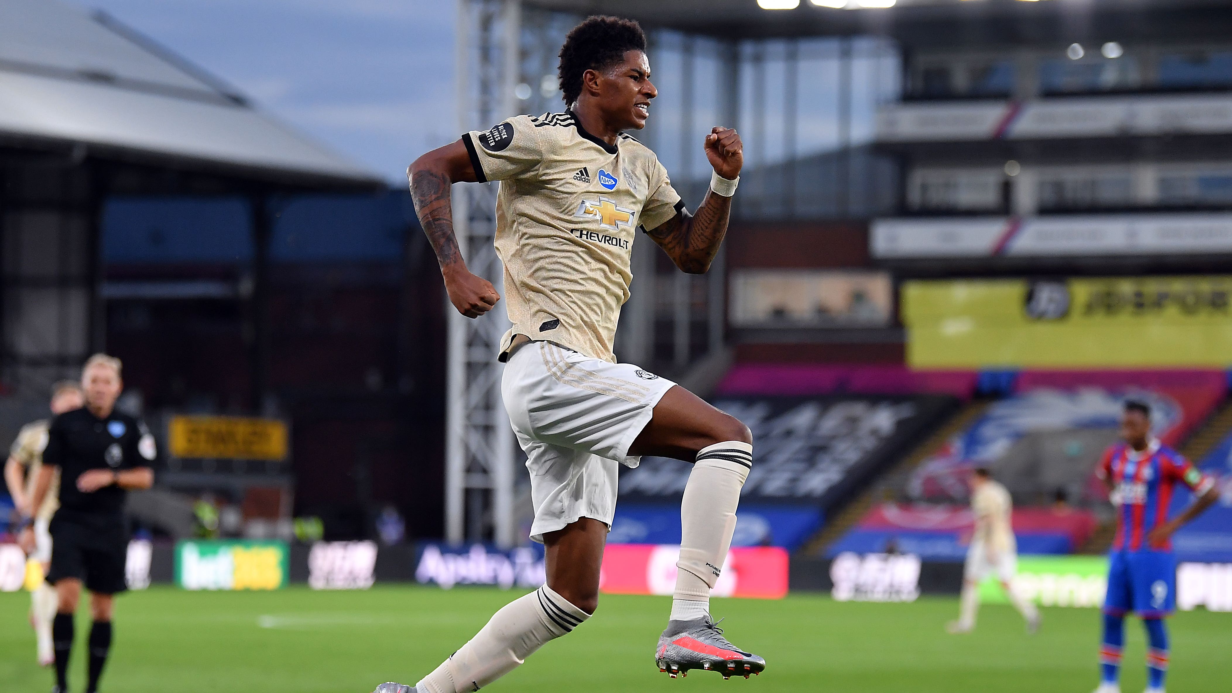 Marcus Rashford and Anthony Martial keep Manchester United in top ...