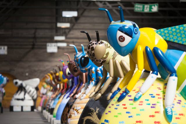 Giant bee sculptures in Manchester