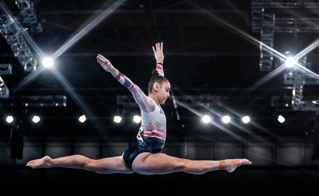 Jessica Gadirova in action on the balance beam