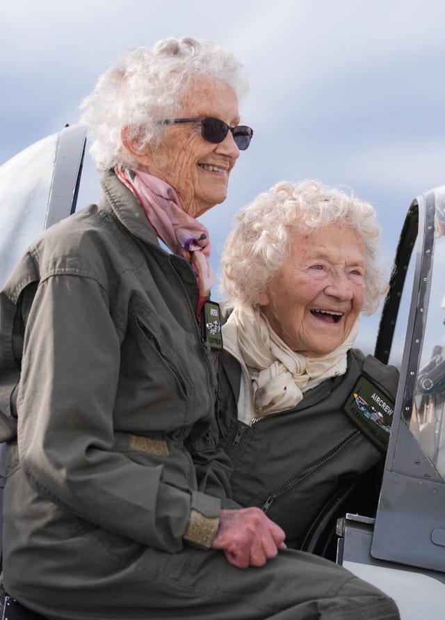 WWII veterans take flight in a Spitfire