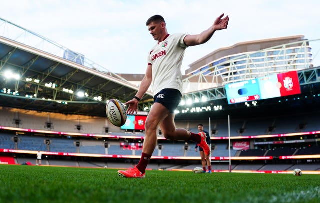 Owen Farrell hits a drop kick during a British and Irish Lions kickers session
