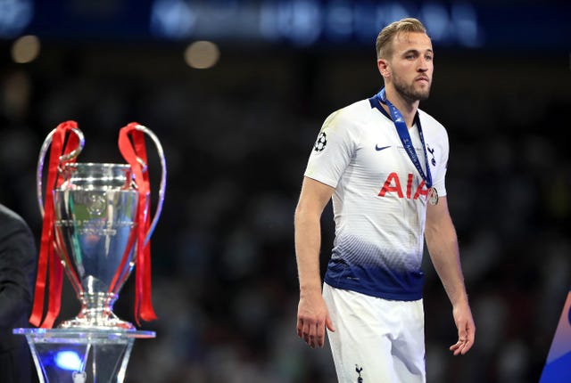  Harry Kane and Tottenham were forced to settle for the runners-up medals last season