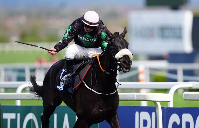 Sean Bowen and Strong Leader winning at Aintree