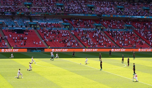 England players take the knee before the game against Croatia 