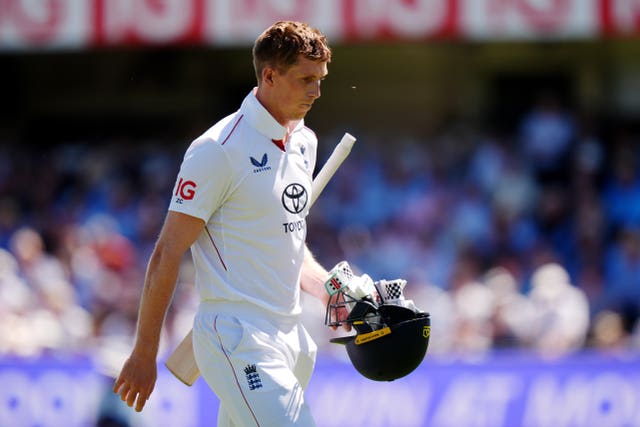 Zak Crawley was bowled by Nitish Kumar Reddy 