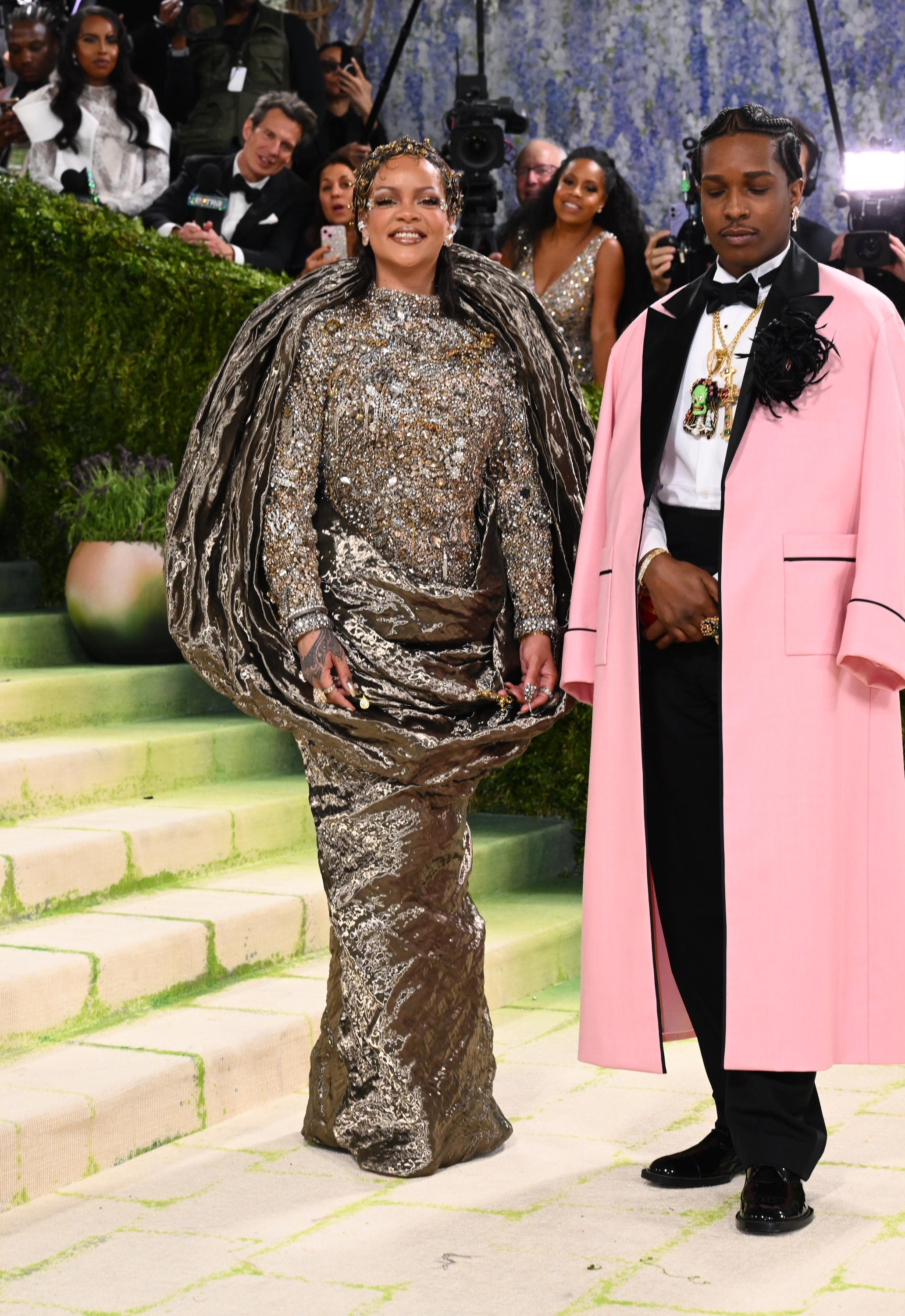 Beyoncé Returns to Met Gala After Decade, Brings Daughter Blue Ivy in Balenciaga Debut — image 3