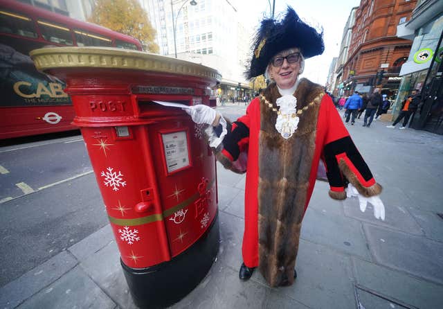 Lord Mayor of Westminster Patricia McAllister posts a letter in Oxford Street