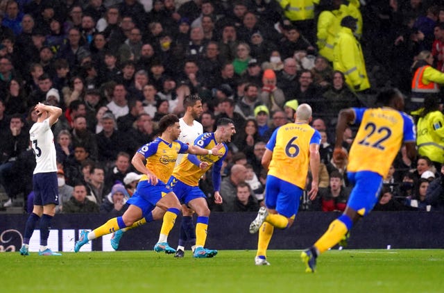 Che Adams celebrates scoring