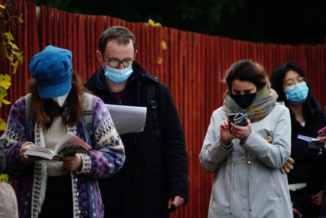 Coronavirus queue 