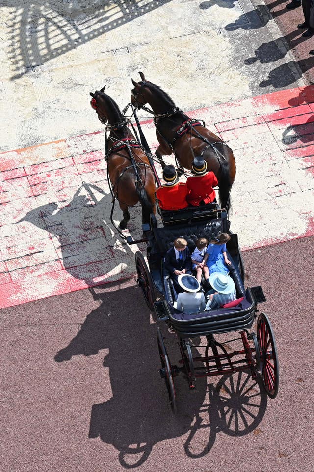 Royal carriage leaves Buckingham Palace