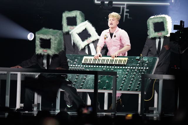 Look Mum No Computer from United Kingdom performing the song Eins, Zwei, Drei, during the grand final for the Eurovision Song Contest in the Wiener Stadthalle in Vienna