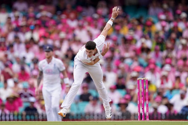 Matthew Potts runs in to bowl in the 2025/26 Ashes.