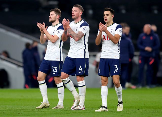 Pl Roundup Kane Son Fire Spurs Past Arsenal While Liverpool Thump Wolves Sports Mole