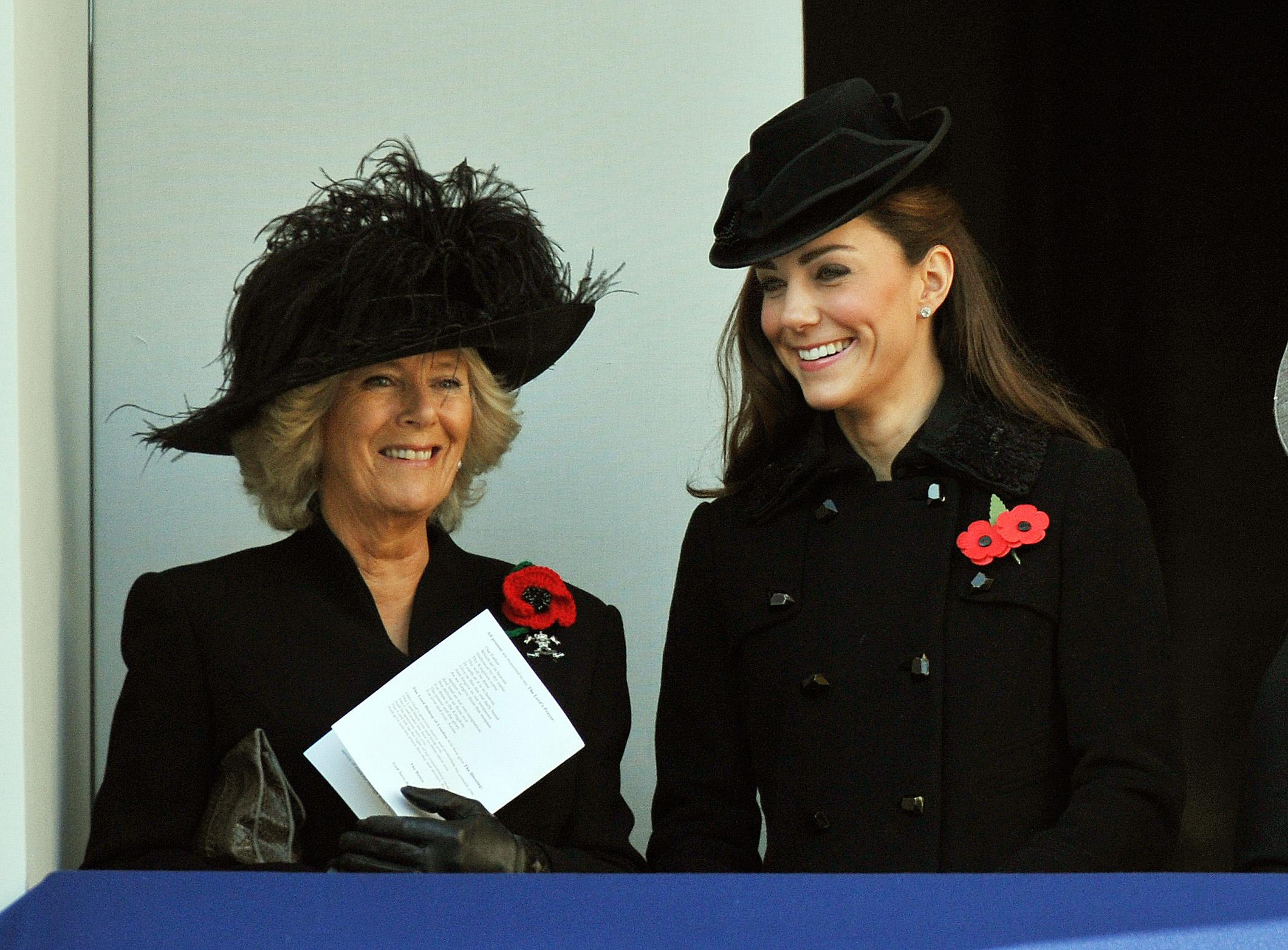 Kate’s Poignant Tribute To War Dead At Cenotaph With Sophie By Her Side ...