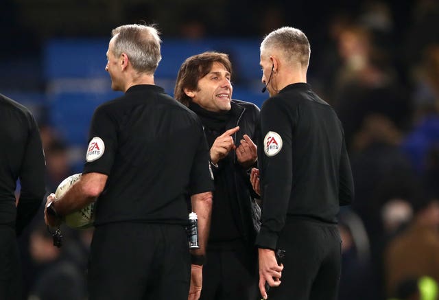 Conte remonstrates with officials at the end of the first leg