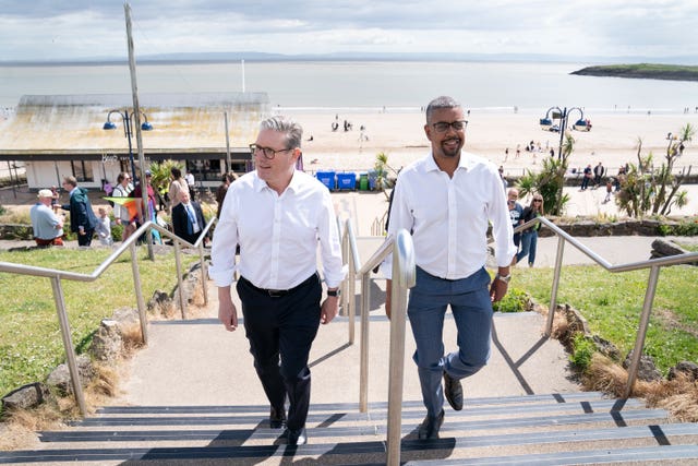Labour Party leader Sir Keir Starmer (left) and First Minister of Wales Vaughan Gething (right) on Barry seafront
