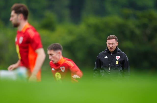 New Wales manager Craig Bellamy oversees a training session