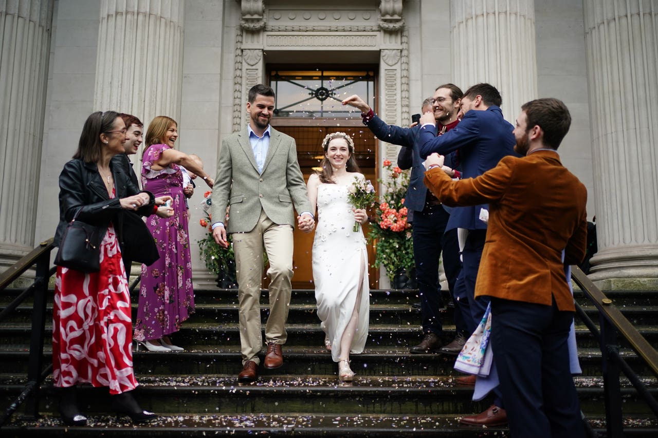 Old Marylebone Town Hall marks 100 years with 100 wedding ceremonies ...