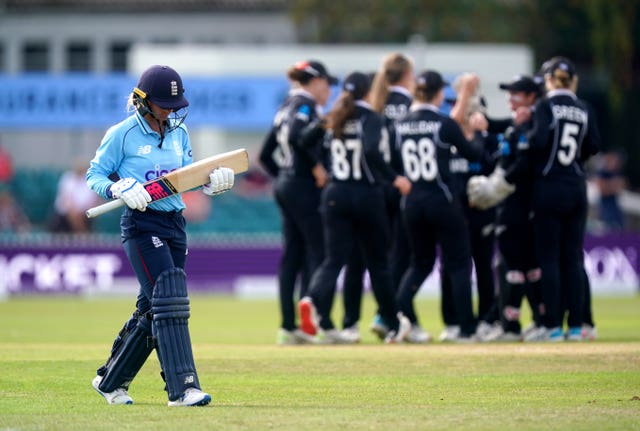 England v New Zealand – Third Women's ODI – Uptonsteel County Ground