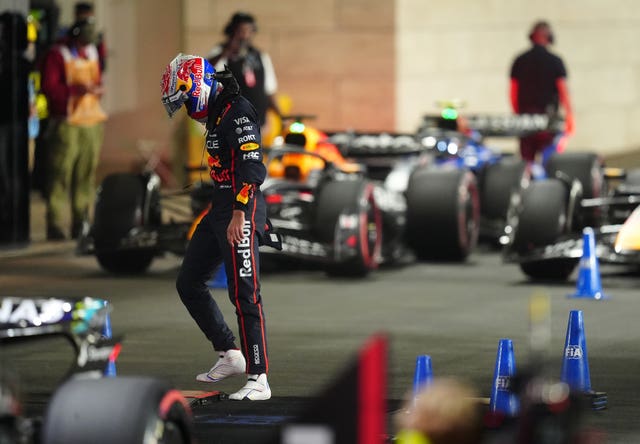 Max Verstappen hangs his head