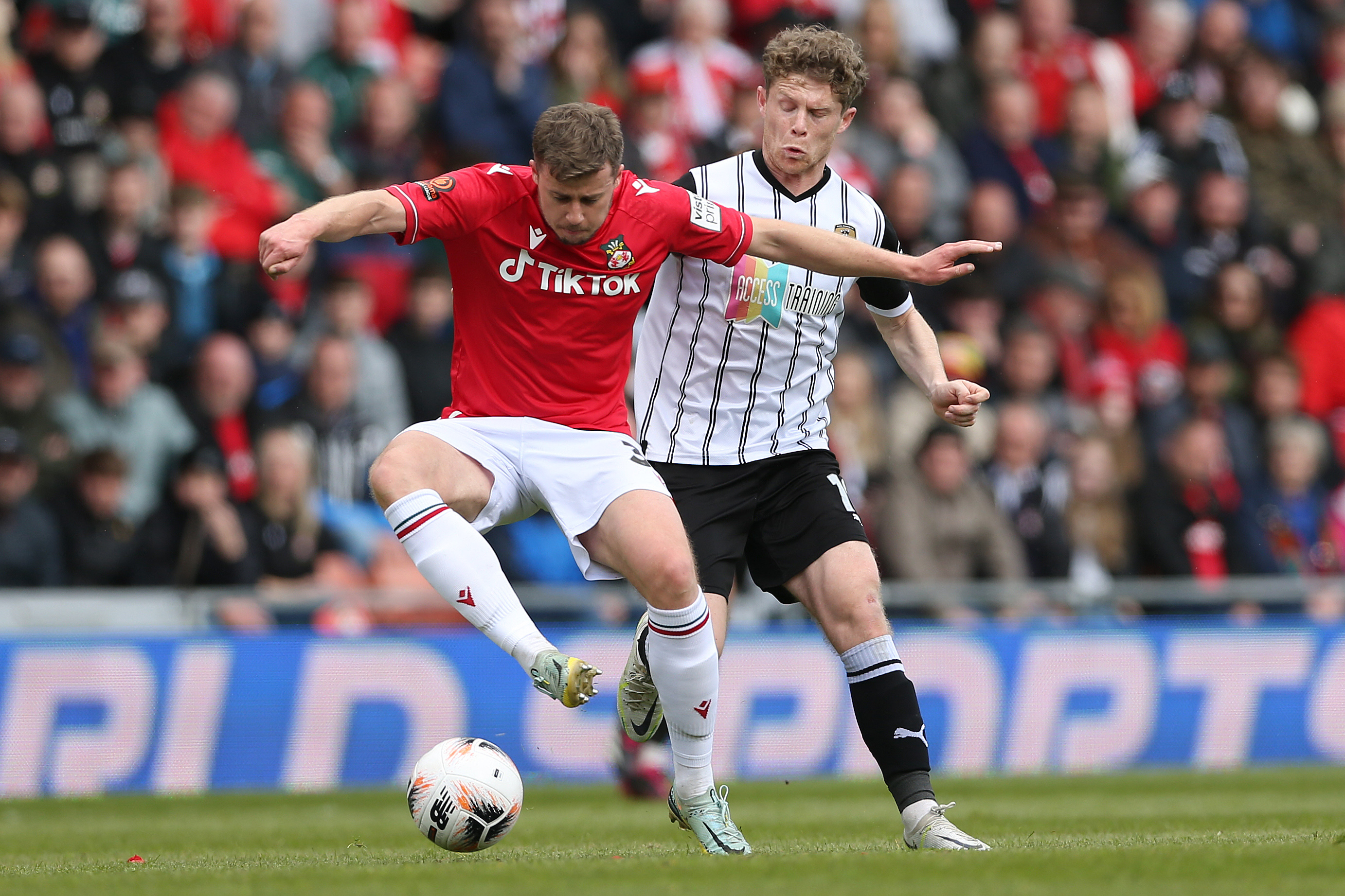 Wrexham 3-2 Notts County: Ben Foster's last-gasp penalty save