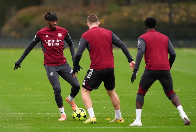 Arsenal players train