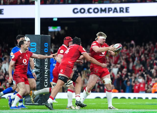 Aaron Wainwright celebrates