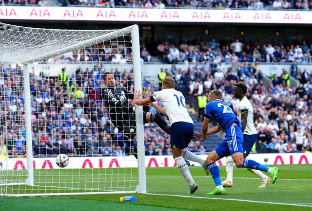 Harry Kane scores Tottenham's first