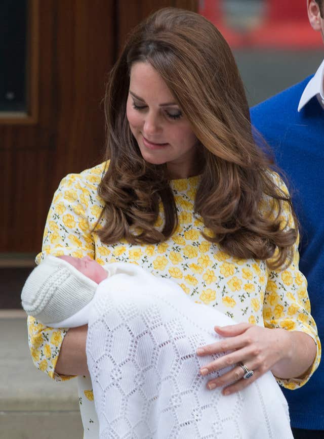 Kate leaving hospital with Princess Charlotte