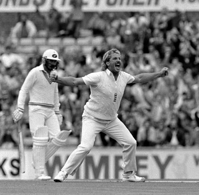 Ian Botham celebrates dismissing New Zealand’s Jeff Crowe 