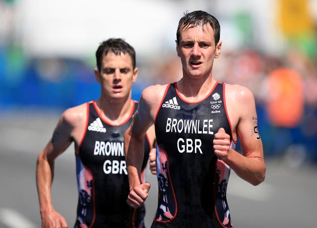 Alistair Brownlee leads Jonny during the 2016 Olympics