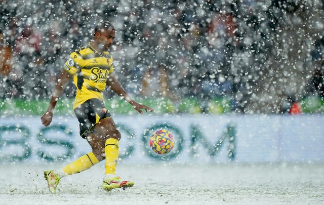 Emmanuel Dennis scores Watford's second goal