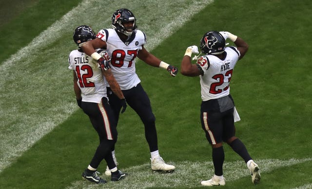 Darren Fells (centre) scored the first touchdown of the match