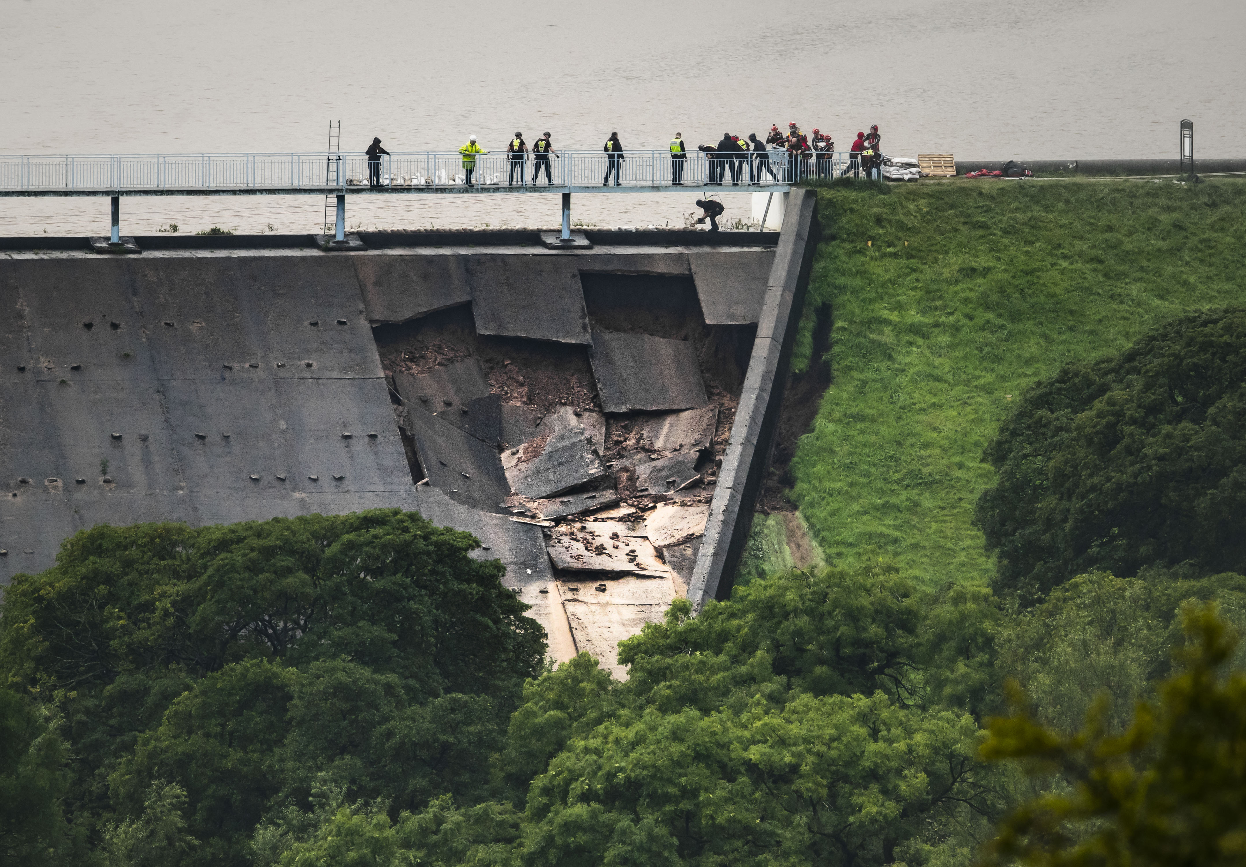 Damaged Dam Remains At ‘critical Level’ As Residents Return Home For ...